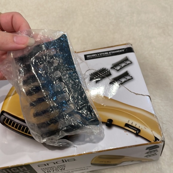 Andis Hair Dryer Ceramic Ionic Styler - Open Box Condition - 2 attachments lost - Picture 3 of 7